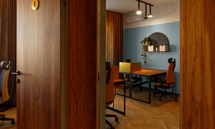 上海聯(lián)合辦公空間隔板裝修設(shè)計